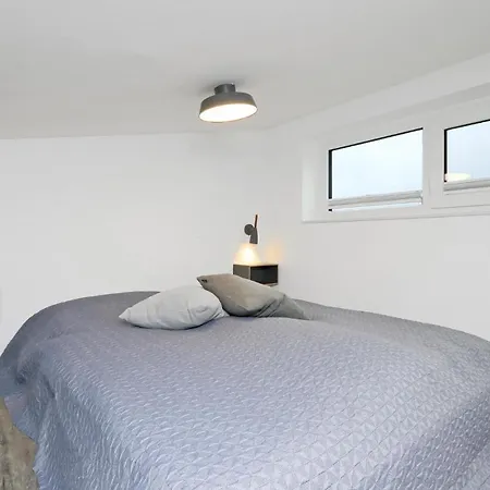 2 Bedroom Gorgeous In Lembruch-duemmer